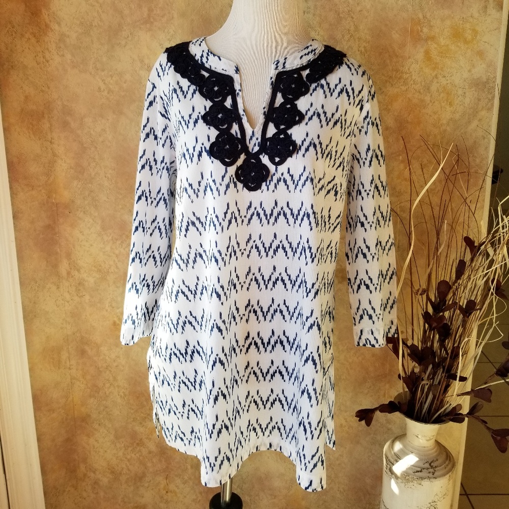 3 for 15 Liz Claiborne Navy Long Blouse